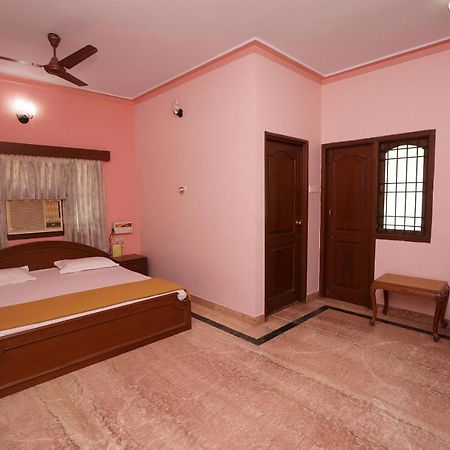 Lloyds Guest House, North Boag Road, T. Nagar Madrás Exterior foto