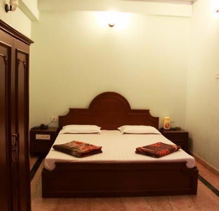 Lloyds Guest House, North Boag Road, T. Nagar Madrás Habitación foto