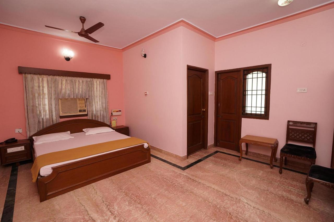 Lloyds Guest House, North Boag Road, T. Nagar Madrás Exterior foto