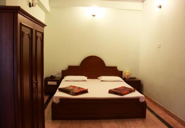 Lloyds Guest House, North Boag Road, T. Nagar Madrás Habitación foto